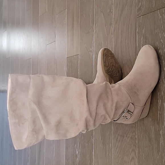 Boots - Picture 6 of 6